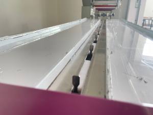 เครื่องบรรจุฟิล์มหมอนอัตโนมัติใช้งานง่ายสำหรับ<span class=keywords><strong>หน้ากาก</strong></span>แบบใช้แล้วทิ้งสำหรับบรรจุปิดผนึกสินค้า<span class=keywords><strong>ทางการ</strong></span><span class=keywords><strong>แพทย์</strong></span> - Product Image 3