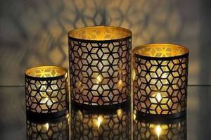 Bougies votives en métal gravé, finition noire en poudre et pulvérisation dorée, pour créer une ambiance festive lors de cérémonies, de fêtes ou de décorations de vacances. - Product Image 2