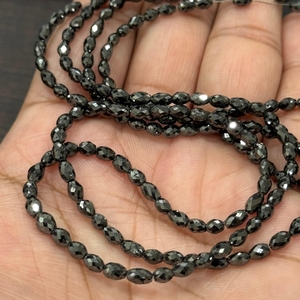 Perles ovales facettées en diamant noir naturel 3-5mm 36CT Qualité AAA Non traitées Brin de perles de diamant naturel brut d'Afrique - Product Image 3