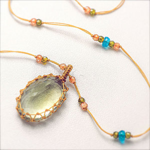 Collar con Colgante de Macramé y Ametrina Hecho a Mano, Piedra Morada y Marrón Facetada, Joyería Boho Curativa - Product Image 1