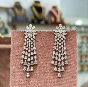 Boucles d'oreilles pendantes en laiton plaqué argent et or de qualité supérieure avec zircon CZ pour femmes, tendance pour les soirées - Product Image 2