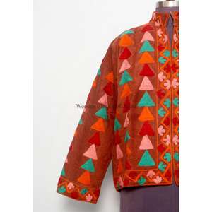 Chaqueta de algodón cotrize hecha a mano, ecológica, de estilo playero, para invierno, informal, para mujer, con cierre de botones y bordado floral. - Product Image 3