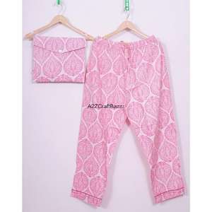 ชุดนอนผู้หญิงลายดอกไม้ทำมือ แขนสามส่วน คอวี เอวยางยืด เนื้อผ้านุ่ม ระบายอากาศได้ดี แห้งเร็ว เรียบลื่น ผ้าฝ้าย 100% - Product Image 3