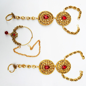 Parure de bijoux indienne tendance classique : collier ras-du-cou, boucles d'oreilles en fausses perles vertes – Idéal pour fiançailles, anniversaire, mariage, fête - Product Image 5