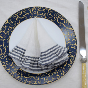Elegante Servilleta Redonda de Lino de Lujo de 45x45cm Hecha a Mano Ecológica con Borde con Volantes para Decoración de Mesa - Product Image 1