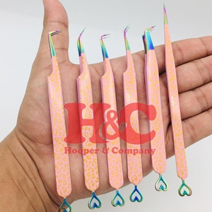 แหนบต่อขนตาแบบมืออาชีพ รุ่น Cheetah Tweezers รูปหัวใจ ลายเสือชีตาห์ ทำจากสแตนเลส ป้องกันแม่เหล็ก พร้อมโลโก้ - Product Image 5