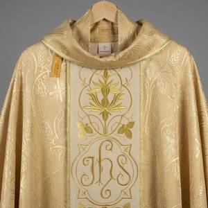 Chasuble Damassée Dorée Premium avec Orphréage Métallique Brodé Lourd – Vêtement Liturgique - Product Image 4