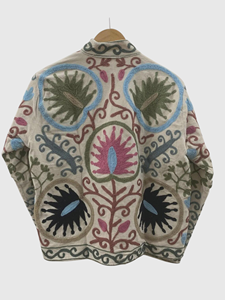 Veste en coton brodée à la main avec des motifs floraux, col mandarin, manches longues, style Prairie Chic, veste de printemps pour femmes grandes tailles - Product Image 3