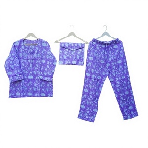 Nouvel ensemble de pyjamas en coton biologique 100% imprimé floral pour femmes, tunique faite à la main, pyjama lavé, vêtements de détente pour la nuit - Product Image 1