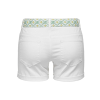 Shorts en jean respirants tendance pour femmes, mini-shorts en jean d'été, couleur blanche avec une belle ceinture fantaisie, shorts en jean pour femmes