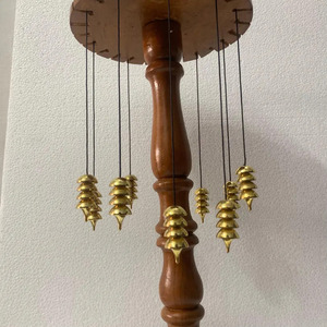 Pendentif de radiesthésie Osiris en laiton poli fait main, grande taille, qualité supérieure, style mascotte Khambhat, pour usage domestique, vente en gros - Product Image 2