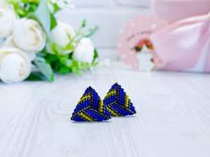 Boucles d'oreilles triangulaires en perles bleu marine, géométriques, minimalistes, délicates, pour femmes, cadeau - Product Image 5