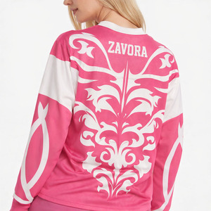 Maillot de football américain rose à manches longues de qualité supérieure pour femme, respirant, léger, avec impression graphique personnalisée, tenue d'équipe - Product Image 4