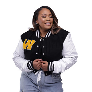 Vestes de baseball universitaire sur mesure pour femmes avec manches en cuir Patchs de broderie en chenille élégants Matériau de remplissage en coton - Product Image 4