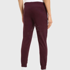 Pantalon de jogging en tissu doux et confortable pour un usage quotidien, avec matière extensible et coupe décontractée. - Product Image 2