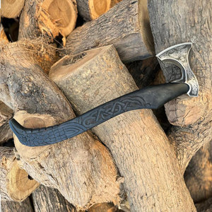 Hache artisanale sur le thème des Vikings avec poignée en cuir de qualité supérieure et tête gravée pour décoration murale - Product Image 3