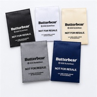 Étiquettes de marque imprimées sur satin personnalisées, étiquettes pliées pour vêtements et accessoires