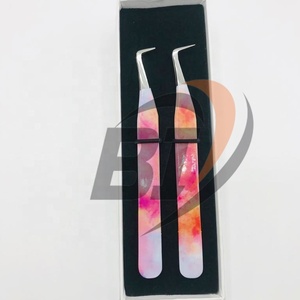 Pinzas de pestañas de diseño personalizado de 90 grados, extensiones de pestañas de acero sostenibles recubiertas de papel con logotipo privado - Product Image 3