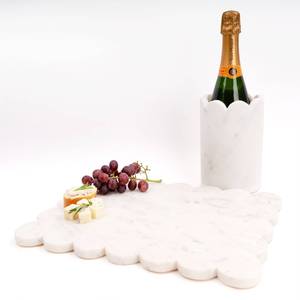 Tabla de Cortar Rectangular FAIZA CRAFT Hecha a Mano de Resina Ecológica, Resistente y Apta para Lavavajillas, con Mango de 1.5cm de Grosor - Product Image 3