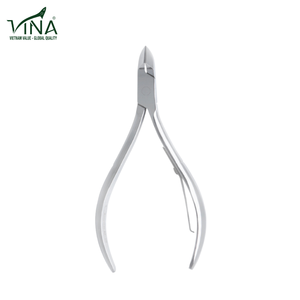 กรรไกรตัดเล็บ VNN 18 รุ่นขายดี ผลิตจากเหล็กกล้าคาร์บอนอย่างดี สำหรับตกแต่งเล็บอย่างแม่นยำ ผลิตในเวียดนาม - Product Image 1