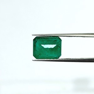 Émeraude octogonale verte de 4,46 carats provenant de Zambie, pierre précieuse non montée - Product Image 4