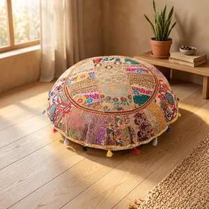 Housse de coussin indienne faite à la main, colorée, brodée et patchwork, style bohème, ronde - Product Image 1