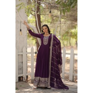 Vestido de Noche Negro con Dupatta de la Colección LW-9179 de LIKSHA, Talla M-38 - Product Image 2
