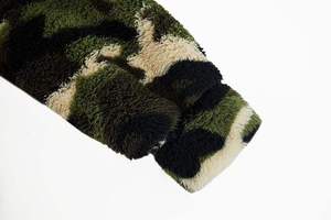 Sweat à capuche unisexe en sherpa brodé camouflage, coupe oversize à épaules tombantes, idéal pour la chasse, la randonnée et la jungle, séchage rapide et respirant pour l'hiver - Product Image 2