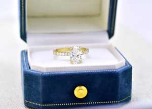 Bague en or jaune 14 carats avec diamant CVD de laboratoire certifié IGI 4 carats VS1 couleur F, bijoux fins pour femmes, design luxueux - Product Image 5