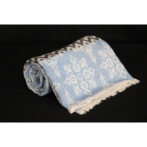 Bufanda Chal Jacquard de Algodón de Longitud Media para Mujer, Estilo Izzu International, Diseño Floral de Alta Calidad, Duradera, Superventas - Product Image 2