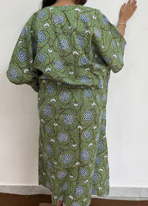 Vestido Maxi Kaftan de Algodón Estampado para Mujer con un Flujo Elegante y Patrones de Colores Vibrantes - Product Image 4