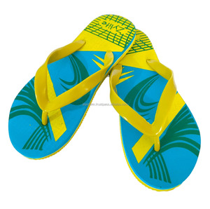 Pantoufles unisexes de qualité supérieure conçues pour les hommes et les femmes disponibles avec différentes tailles de pieds pour tout le monde - Product Image 1