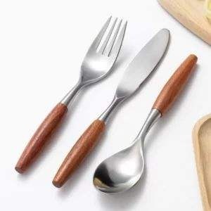 Ensemble de cuillères et fourchettes en acier inoxydable mat de qualité supérieure avec manche en bois par madiha art and crafts - Product Image 2