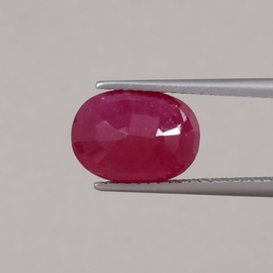 Rubí Rosa al por Mayor, Gema Suelta de 6.44 Quilates, Grado AAA, Corte Ovalado 11.5x8.5mm, Certificado IGI, Corte a Mano, para Joyería Natural - Product Image 3