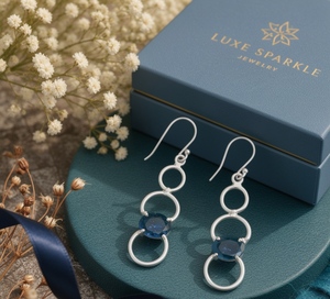 Boucles d'oreilles pendantes en argent et saphir bleu, boucles d'oreilles en argent sterling 925 avec saphir, boucles d'oreilles pendantes géométriques avec pierres précieuses, pierre de naissance de septembre - Product Image 4