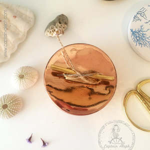 Recipiente de postre de latón puro con forma redonda vintage, perfecto para utensilios de cocina elegantes y uso decorativo con tapa de base plana - Product Image 3