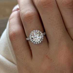 Anillo clásico de moissanita con corte redondo de 7 mm y diseño floral para mujer, plata 925 original, regalo sorpresa nupcial para amantes - Product Image 3