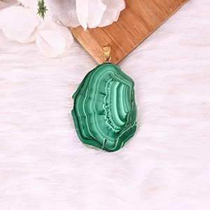 Pendentif en malachite naturelle, stalactite, laiton plaqué or, 22,7 g, pierre verte unique - Product Image 5