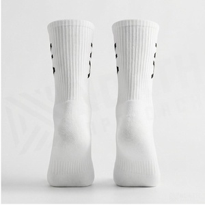 Chaussettes blanches à logo noir, respirantes, en coton, pour le basketball, pour adultes, saison estivale - Product Image 2