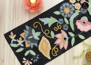 Camino de mesa jacquard dorado y plateado de alta calidad con diseño de cuentas pesadas que le da un aspecto hereditario. Compre directamente del proveedor. - Product Image 5