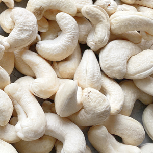 Manufacturing Raw Cashew <b>Nuts</b> Cashew <b>Nut</b> Ivory Coast Cashew <b>Nuts</b> Wholesale Exported To Asia, EU, Middle East - Product Image 1