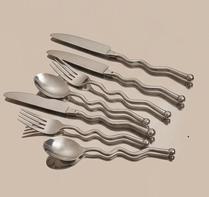 Couverts en métal argenté : couteau, cuillère, fourchette – Vaisselle et décor de table pour cuisine - Product Image 1