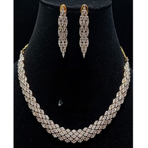 Hermoso Juego de Collar y Aretes de Latón Chapado en Oro con Circonita Corte Marquesa para Mujer, Diseño Geométrico Clásico para Fiesta de Compromiso o Boda - Product Image 1