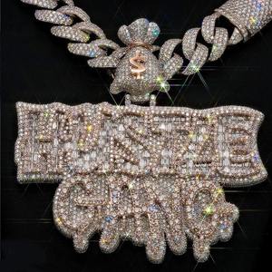 Colgante de Cubo de Hielo con Letra 'Everything Changing' en Plata de Ley Chapada en Oro de 18K con Moissanita, Estilo Hiphop Unisex Hustle Gang - Product Image 1