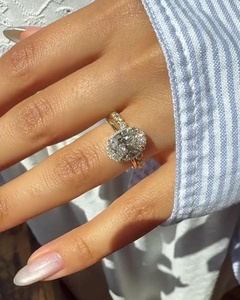Anillo de compromiso ovalado con diamante cultivado en laboratorio, oro de 14K/18K, personalizado, 3.50 ct, halo oculto, solitario, engaste de bisel, banda clásica de boda, IGI - Product Image 1
