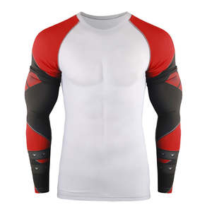 T-shirt de compression à manches longues pour homme, blanc, avec motifs étoiles et géométriques sur les manches, idéal pour l'entraînement sportif et la gym - Product Image 5