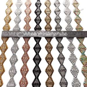 คริสตัลแก้วคุณภาพสูงสีทอง 12 เหลี่ยม แบบหลังแบน สำหรับติดด้วยความร้อน ตกแต่งขอบด้วยลูกไม้ปักลาย  สามารถกำหนดสี/ขนาดได้ตามต้องการ สไตล์แอฟริกัน - Product Image 1