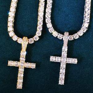 Collier cubain à maillons glacés avec croix de Jésus, diamant CVD de laboratoire et pendentif personnalisé en moissanite, en argent sterling - Product Image 1