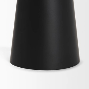 Candelabro Industrial Geométrico de Hierro Negro con Base Ancha, Elegante y Minimalista, Portavelas de Metal Negro en Forma de Cono - Product Image 4