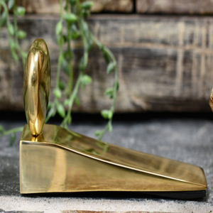 Brass Chubby Heart Door Wedge Cast Brass Wedge Premium Hot Selling Metal Doorstoppers Bedroom Door Brass Wedges - Product Image 2